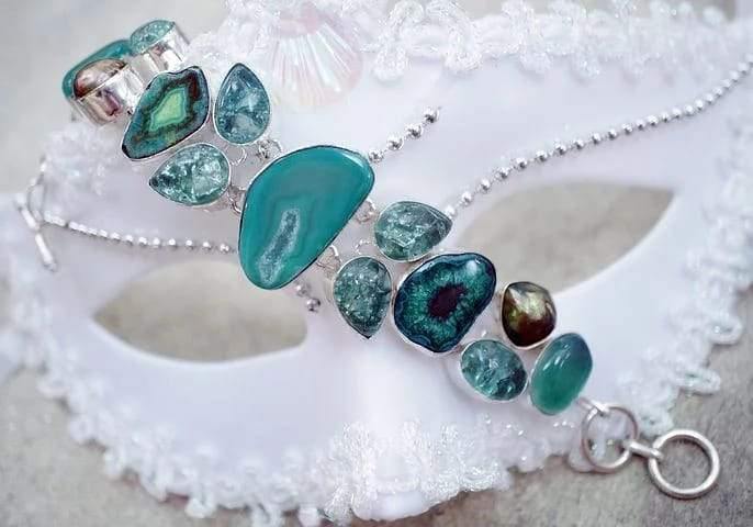 Gift - ideas - Gemstones - jewelry - UK - London - Prayer Beads - Tasbih - news - articles