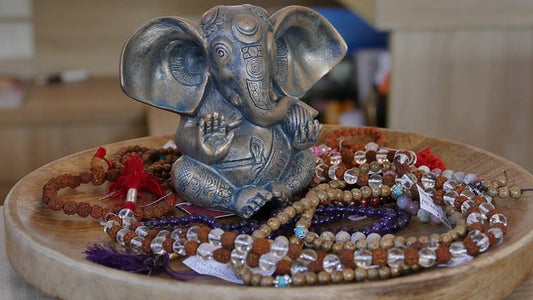 Wooden Tasbih vs Gemstone Tasbih: Which Is Better for You?
